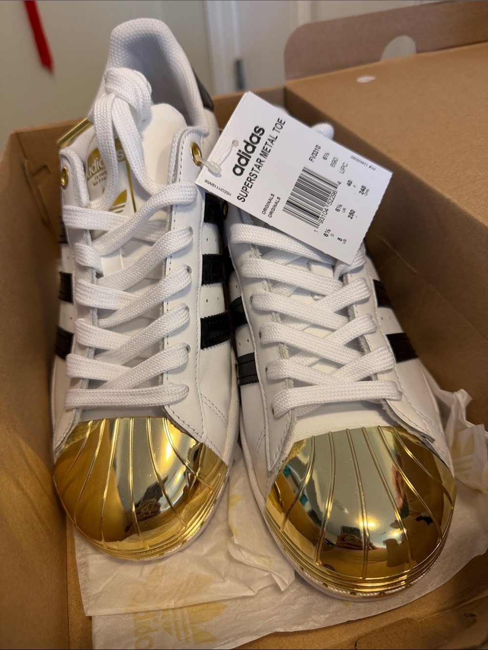 ❗️BN❗️adidas White & Gold Superstar Metal Toe Sneakers with Black Stripes